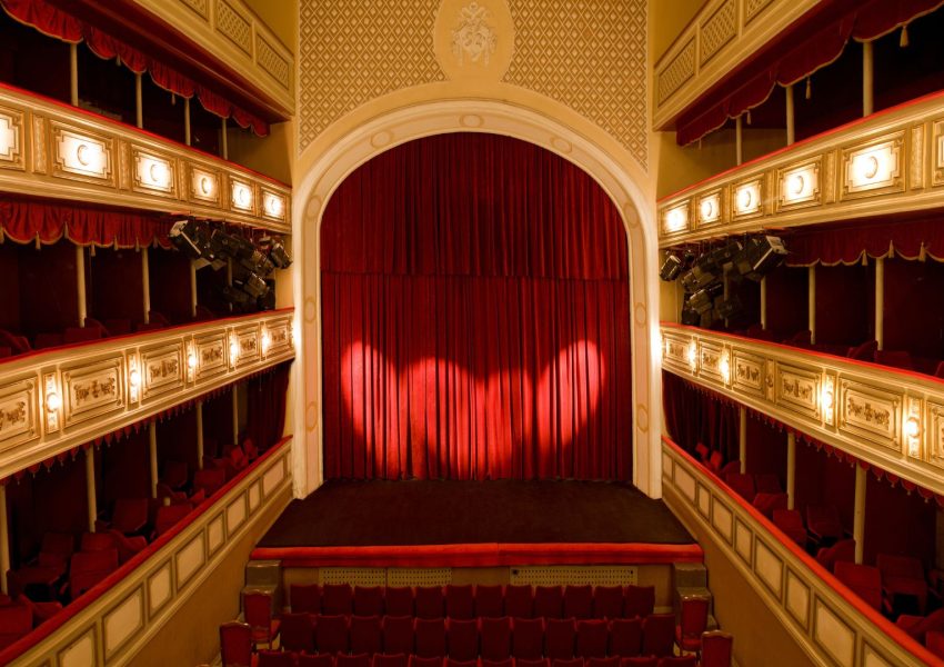 Spettacoli e programmazione deia teatri in Campania