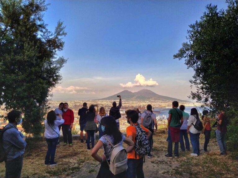 Escursioni in Campania Passeggiata condivisa in VIGNA al TRAMONTO